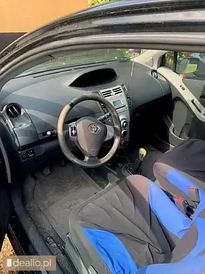 [eLicytacje] I licytacja - Trzydrzwiowa Toyota Yaris z 2006 roku 1.3 benzyna - Zdjęcie 3 - KRAKOWIACZEK.EU